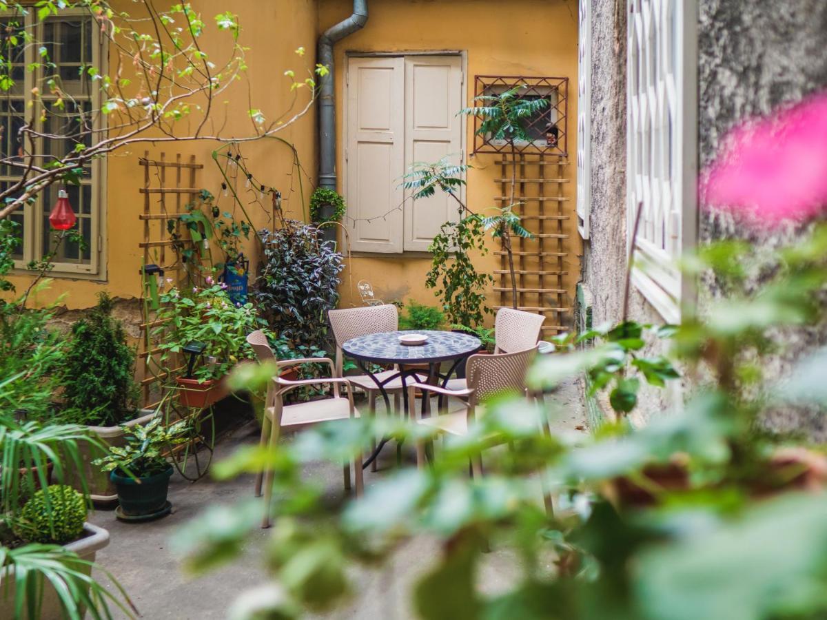 Secret Garden Apartment Загреб Экстерьер фото